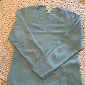 Light blue V-neck cashmere sweater sz L